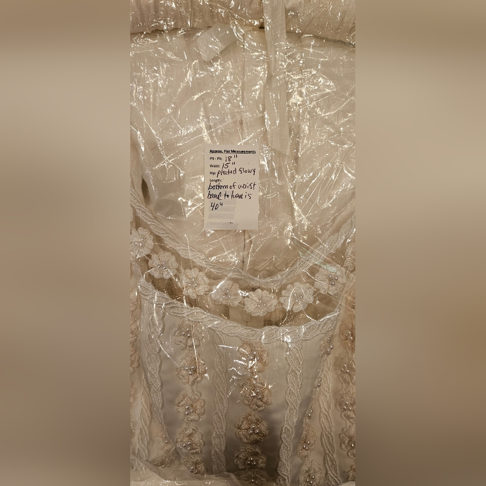 Vintage Sweetheart Gowns Daisy Chain A-Line Wedding Dress - Picture 8 of 8